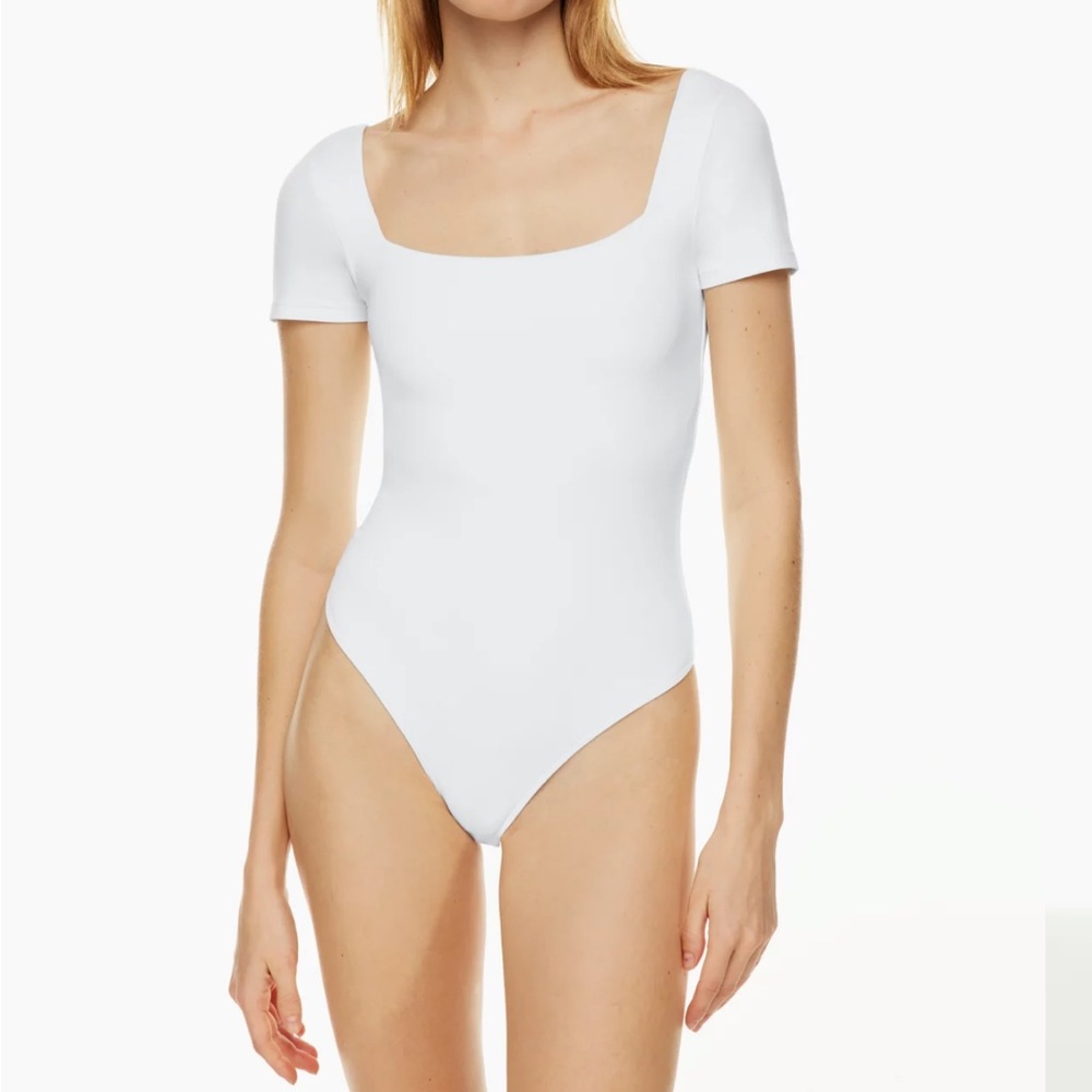 Aritzia Babaton Squareneck Bodysuit